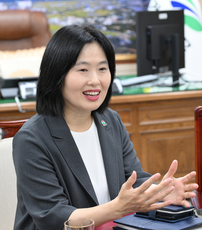 제35대 한미영 거창군 부군수 취임, 군민 행복을 위해 헌신 다짐