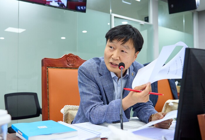 경기도의회 김태희 의원, 재정운영 투명성 및 예산 감액 문제 제기