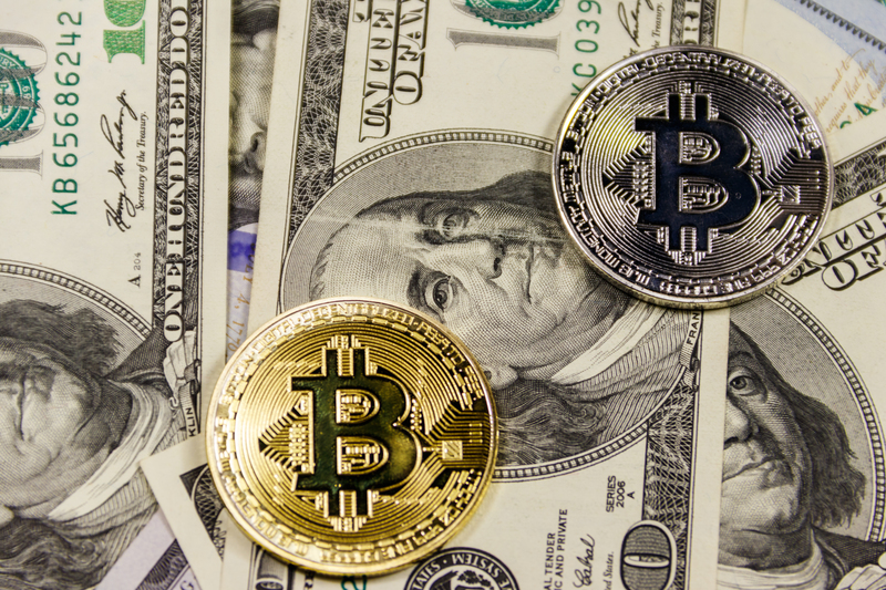 미 달러화와 비트코인(BTC)