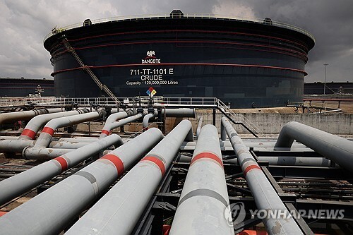 나이지리아 라고스에 있는 단고테사의 원유 탱크