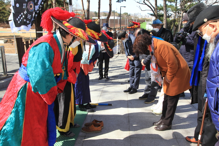 한민족 둑제 부활하다! 둑신사 둑제 봉축행사 거행 - 무예신문-대한민국 대표 무예체육뉴스