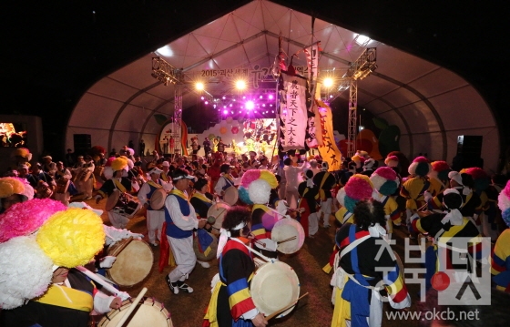 ei유기농산업엑스포의폐막 피날레를 장식하는 풍물놀이와 엑스포 캐릭터한마당.jpg