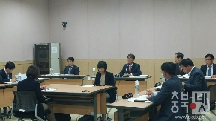 현장사진(경자청서 항공정비산업점검 특별위원회 회의 개최).jpg