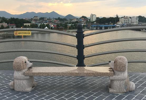 반려동물에 관련된 인포그래픽 디자인과, 반려동물을 사용한 관광지의 공공디자인(고성).jpg